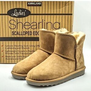 Kirkland Signature “Shearling Scalloped Edge Boot” Women’s (Tan / Suede)